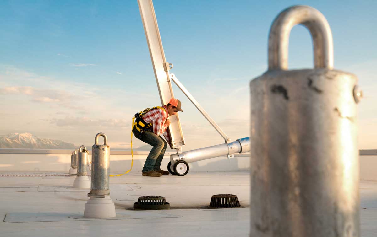 Fall Protection: Requirements for Roof Cleaning